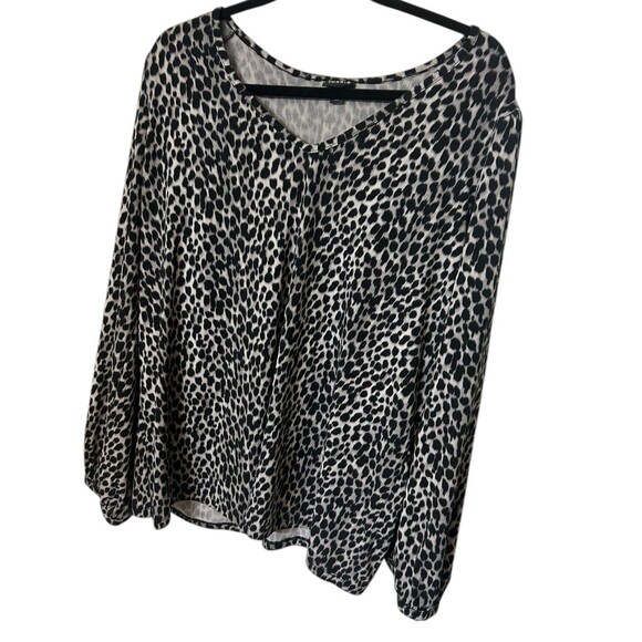 Torrid Womens Plus 1X  Leopard Animal Print V Neck Puff Sleeves Black Gray Top - Picture 3 of 7